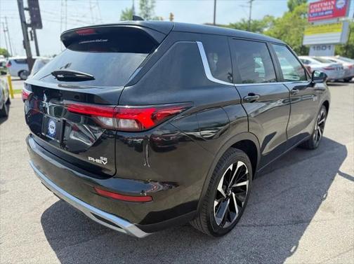 2023 Mitsubishi Outlander PHEV SE S-AWC