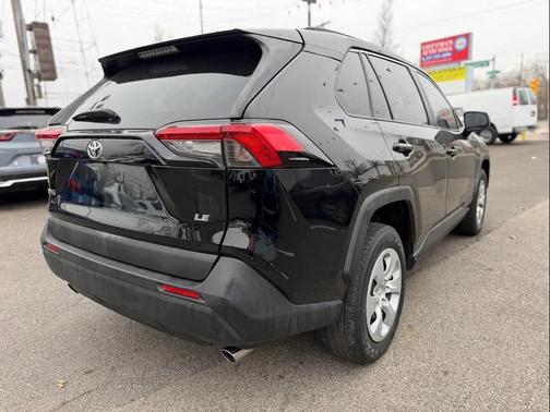 2019 Toyota RAV4 LE