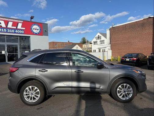 2021 Ford Escape SE