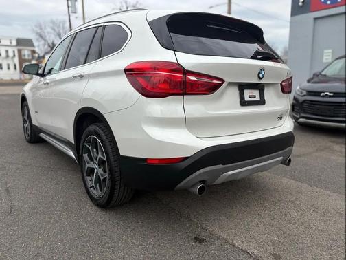 White 2018 BMW X1 sDrive28i