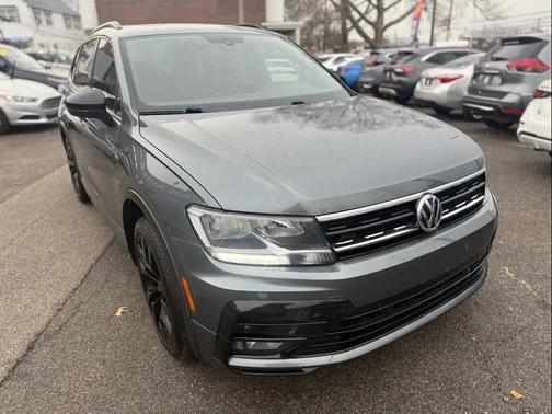 2021 Volkswagen Tiguan 2.0T SE R-Line Black