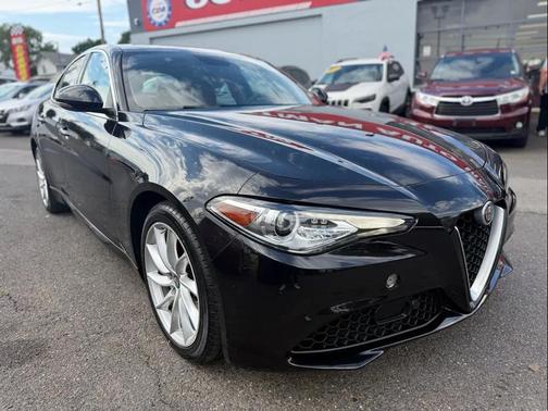 2018 Alfa Romeo Giulia Base