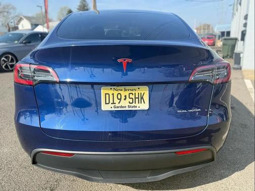 2023 Tesla Model Y Long Range Dual Motor All-Wheel Drive