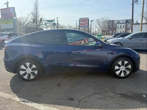 2023 Tesla Model Y Long Range Dual Motor All-Wheel Drive