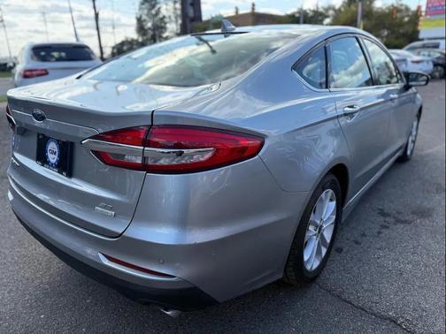 2020 Ford Fusion SE