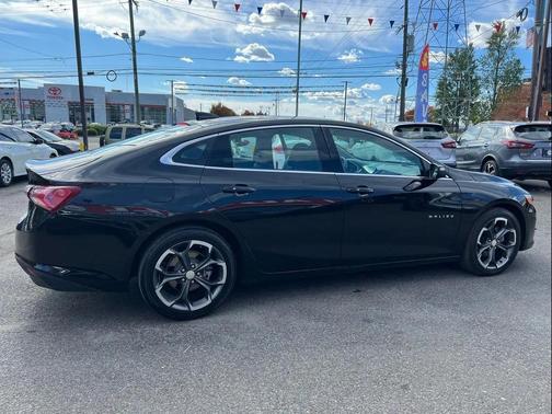 2022 Chevrolet Malibu FWD LT