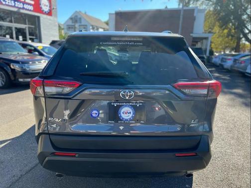 2019 Toyota RAV4 LE