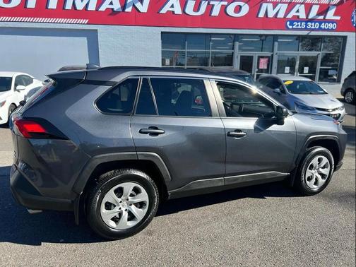 2019 Toyota RAV4 LE