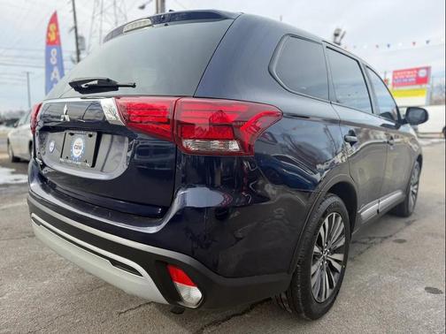 2020 Mitsubishi Outlander ES