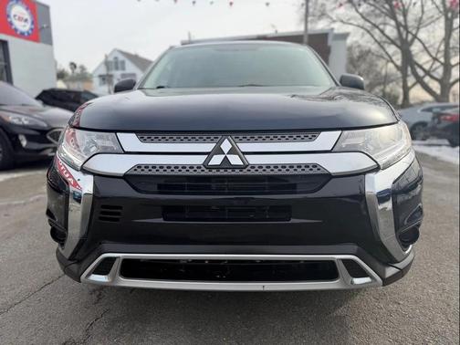 2020 Mitsubishi Outlander ES