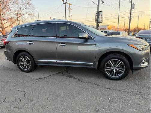 2017 INFINITI QX60 Base