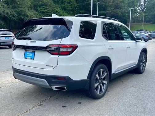 2025 Honda Pilot Touring 8-Passenger
