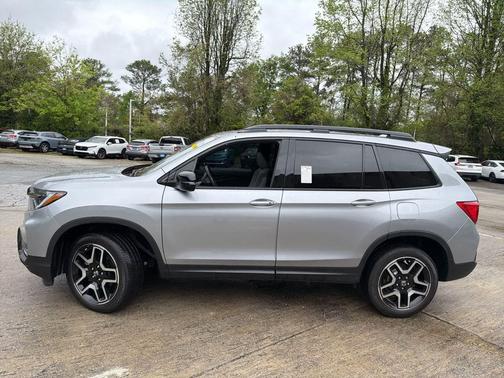 Lunar Silver Metallic 2022 Honda Passport AWD Elite