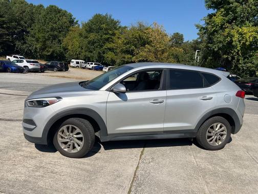 2017 Hyundai TUCSON SE
