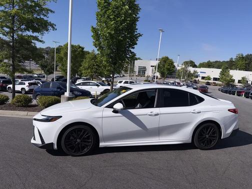 Ice Cap 2025 Toyota Camry SE