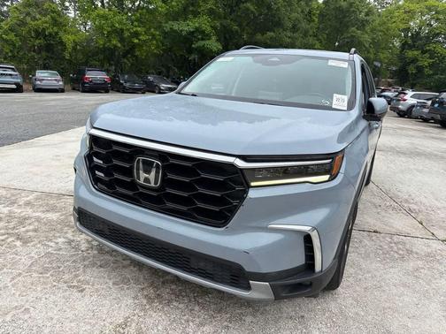 Sonic Gray Pearl 2023 Honda Pilot Touring 8-Passenger