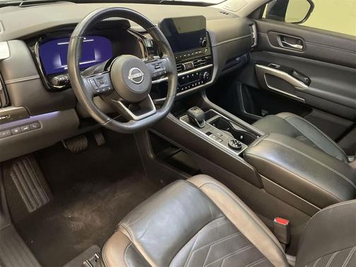2023 Nissan Pathfinder Platinum 4WD