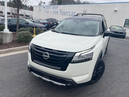 2023 Nissan Pathfinder Platinum 4WD