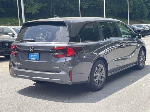 Modern Steel Metallic 2026 Honda Odyssey Touring