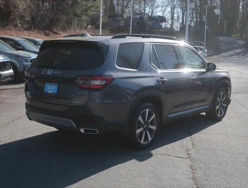 2025 Honda Pilot Touring 8-Passenger