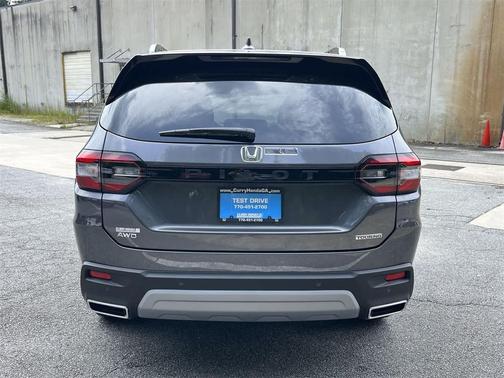 2025 Honda Pilot Touring 8-Passenger