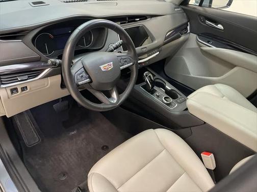 2023 Cadillac XT4 Luxury