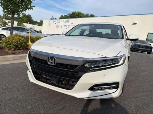 Platinum White Pearl 2019 Honda Accord Hybrid Touring