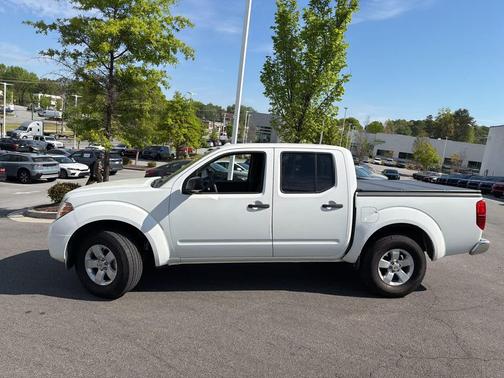 Glacier White 2013 Nissan Frontier SV