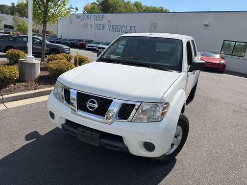 Glacier White 2013 Nissan Frontier SV
