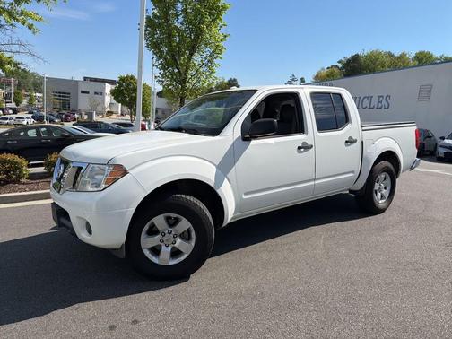 Glacier White 2013 Nissan Frontier SV