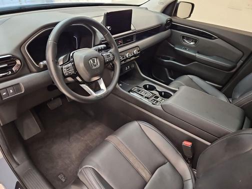 Sonic Gray Pearl 2024 Honda Pilot Touring 8-Passenger