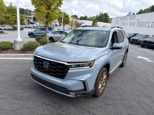 Sonic Gray Pearl 2024 Honda Pilot Touring 8-Passenger
