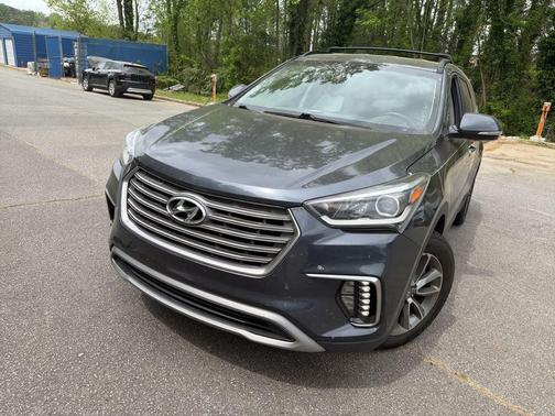 2017 Hyundai SANTA FE SE