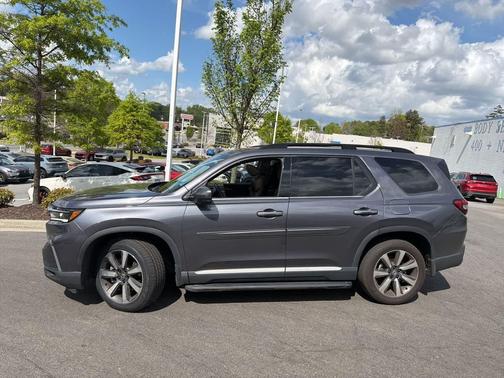 Modern Steel Metallic 2023 Honda Pilot AWD Elite