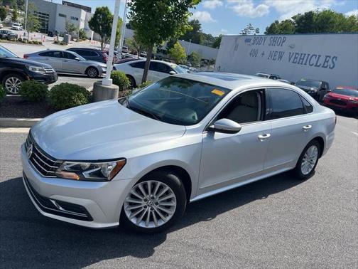 2016 Volkswagen Passat 1.8T SE