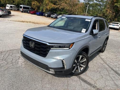2025 Honda Pilot Touring 8-Passenger