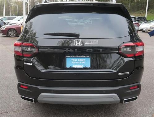 2025 Honda Pilot Touring 8-Passenger