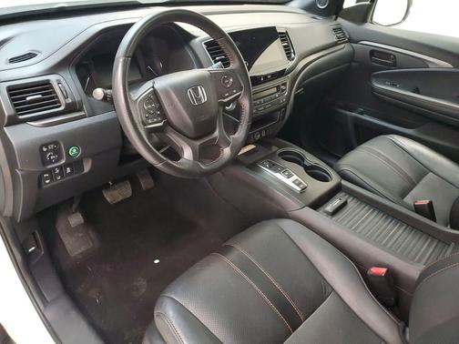 Platinum White Pearl 2022 Honda Passport AWD TrailSport