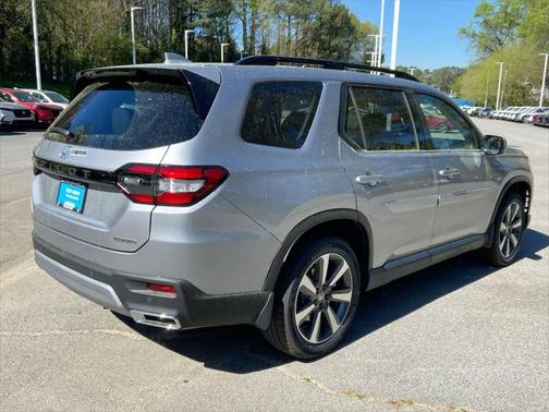 2025 Honda Pilot Touring 8-Passenger