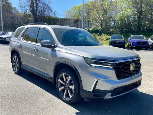 2025 Honda Pilot Touring 8-Passenger