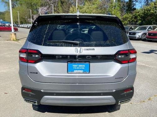 2025 Honda Pilot Touring 8-Passenger