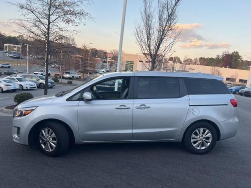 2016 Kia Sedona LX