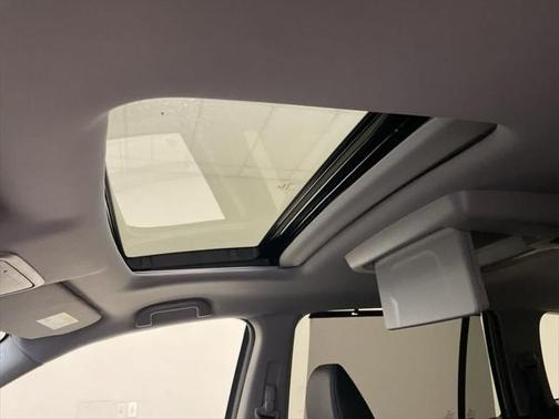 2022 Honda Pilot Touring 8-Passenger