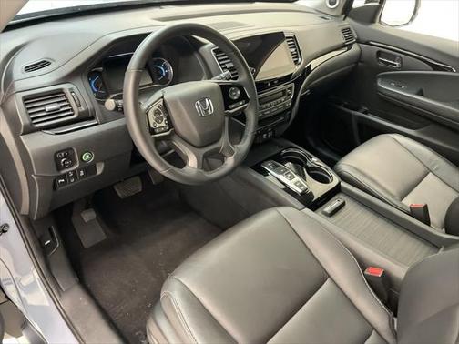 2022 Honda Pilot Touring 8-Passenger