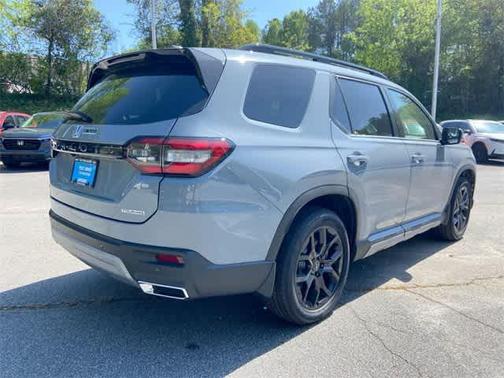 2025 Honda Pilot Touring 8-Passenger
