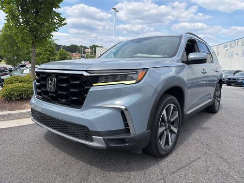Sonic Gray Pearl 2023 Honda Pilot Touring 8-Passenger