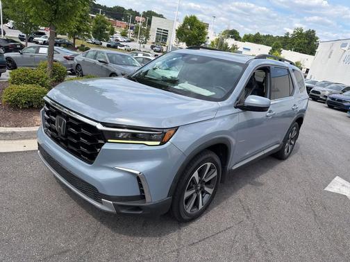 Sonic Gray Pearl 2023 Honda Pilot Touring 8-Passenger