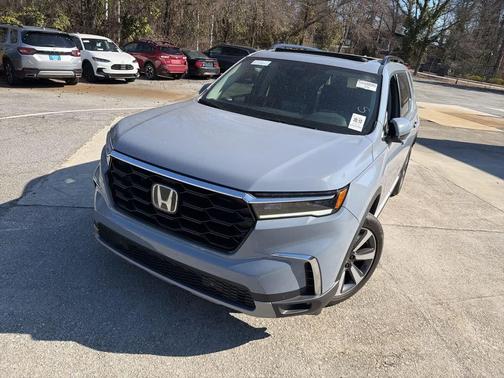 2025 Honda Pilot Touring 8-Passenger
