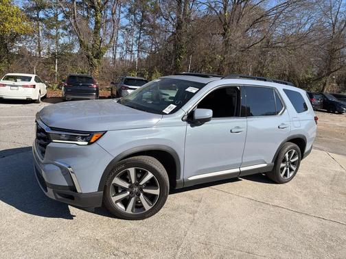 2025 Honda Pilot Touring 8-Passenger