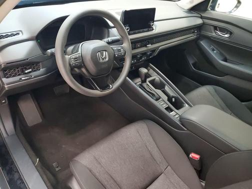 Crystal Black Pearl 2025 Honda Accord SE